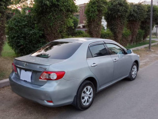 toyota-corolla-gli-2013