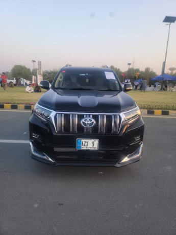 toyota-land-cruiser-2016-big-0