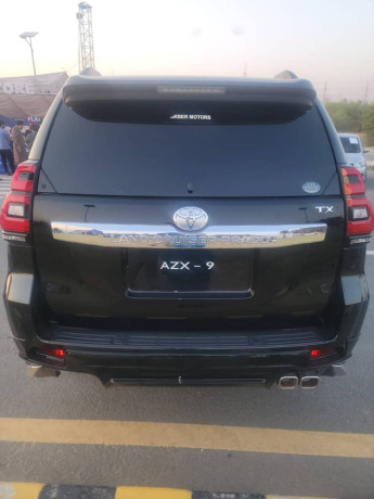 toyota-land-cruiser-2016-big-9