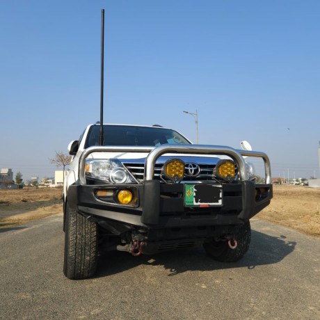 toyota-fortuner-big-0