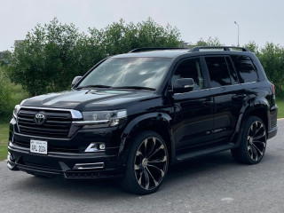 toyota-land-cruiser-wald-kitted